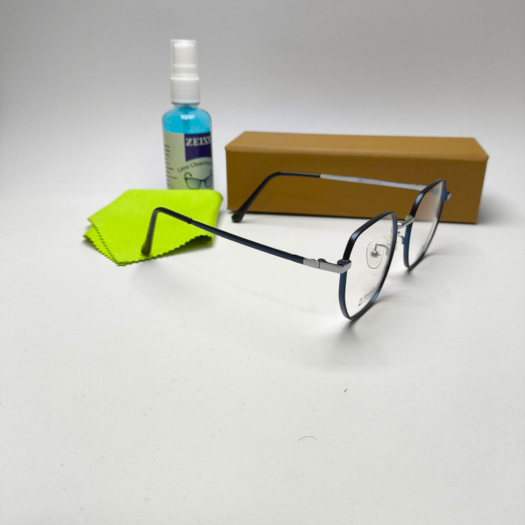 عینک طبی زنانه بلوکات فلزی تیتانیوم پازتی Pazetti مدل 9631